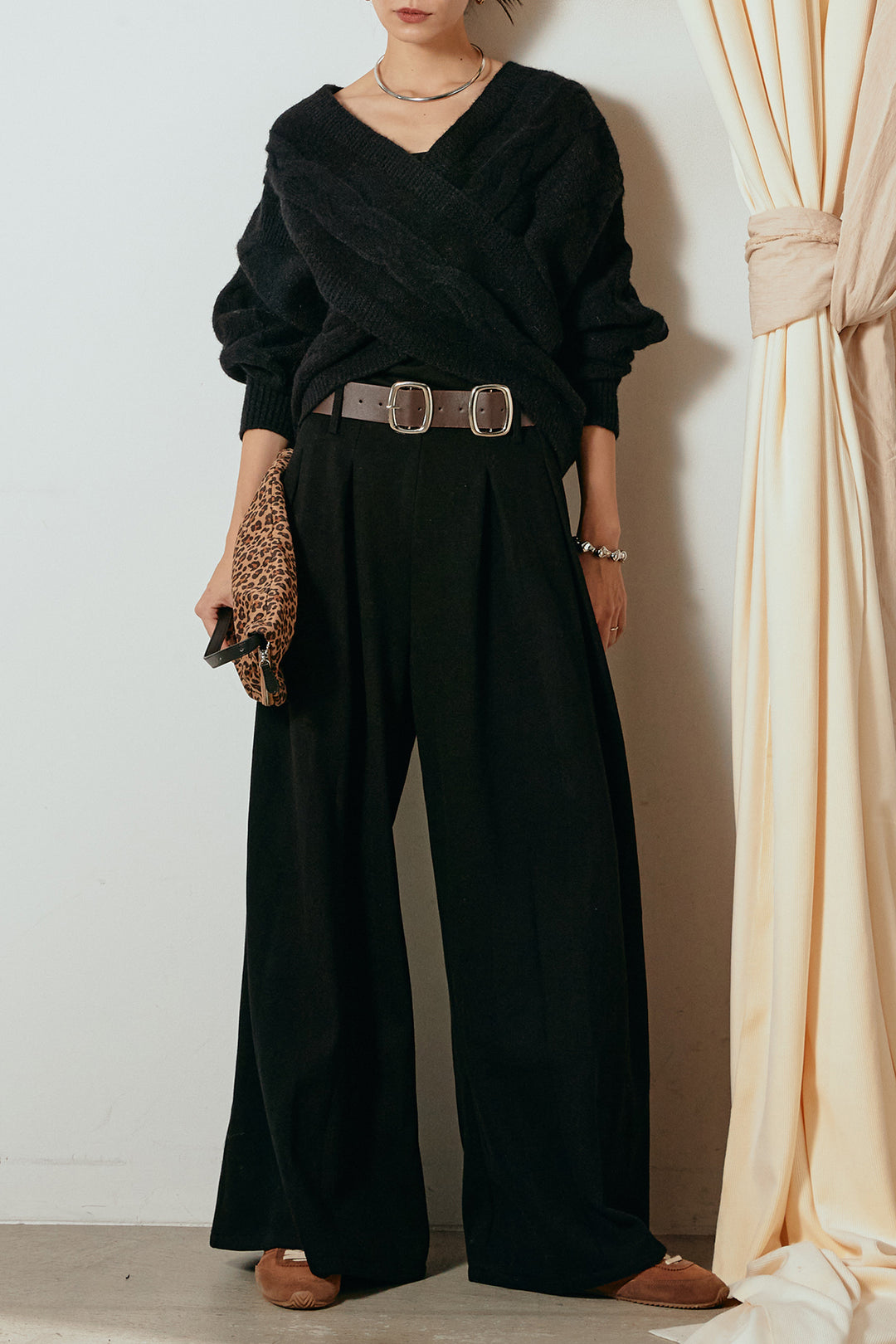 [SET]ケーブルカシュクールニットトップス+フェイクレザー太ベルト付きタックワイドパンツ(2set)