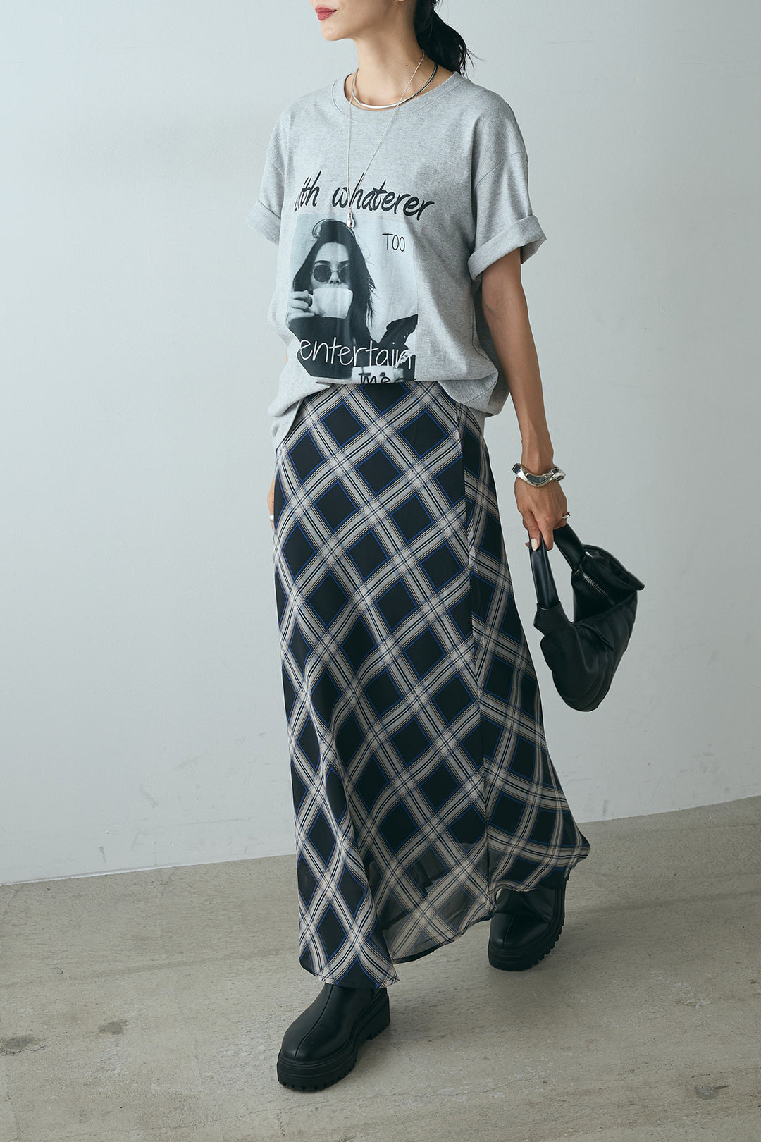 [SET]モノトーンフォトプリントTシャツ+マルチ柄シアースカート(2set)
