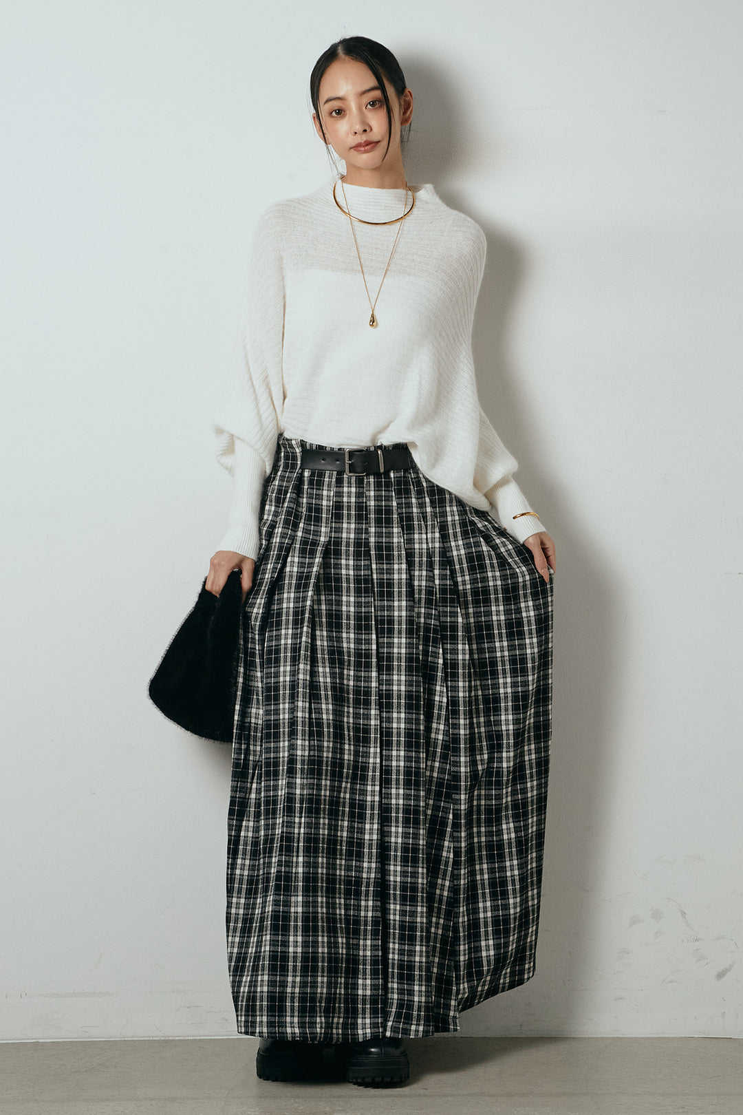 [SET]ポンチョシルエット透かしニットトップス+ベルト付きタータンチェックプリーツスカート(2set)