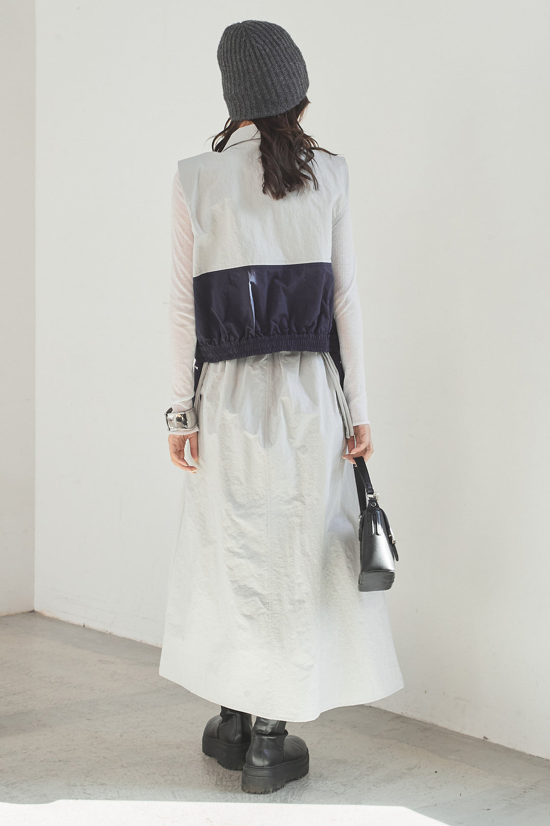 [SET]襟付きナイロンベスト+サイドデザインナイロンスカート+リブシアークルーネック長袖トップス(3set)