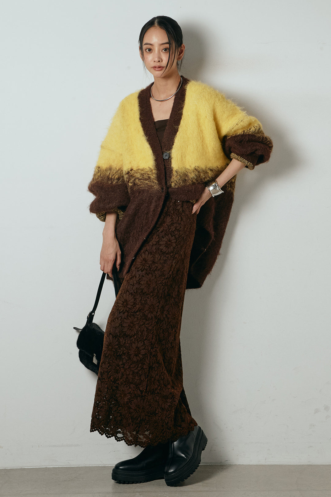 [SET]起毛グラデーションニットカーディガン+花柄刺繍ベロアフレアスカート(2set)