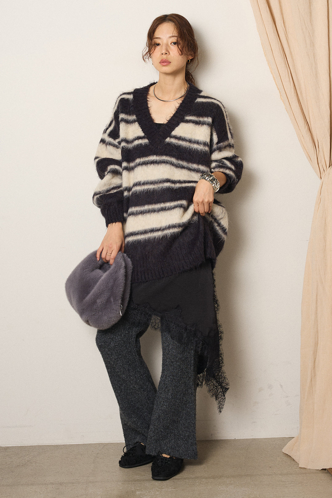 [SET]ルーズVネックボーダーニットトップス+レースドッキングサテンキャミソール+杢ニットリブフレアパンツ(3set)