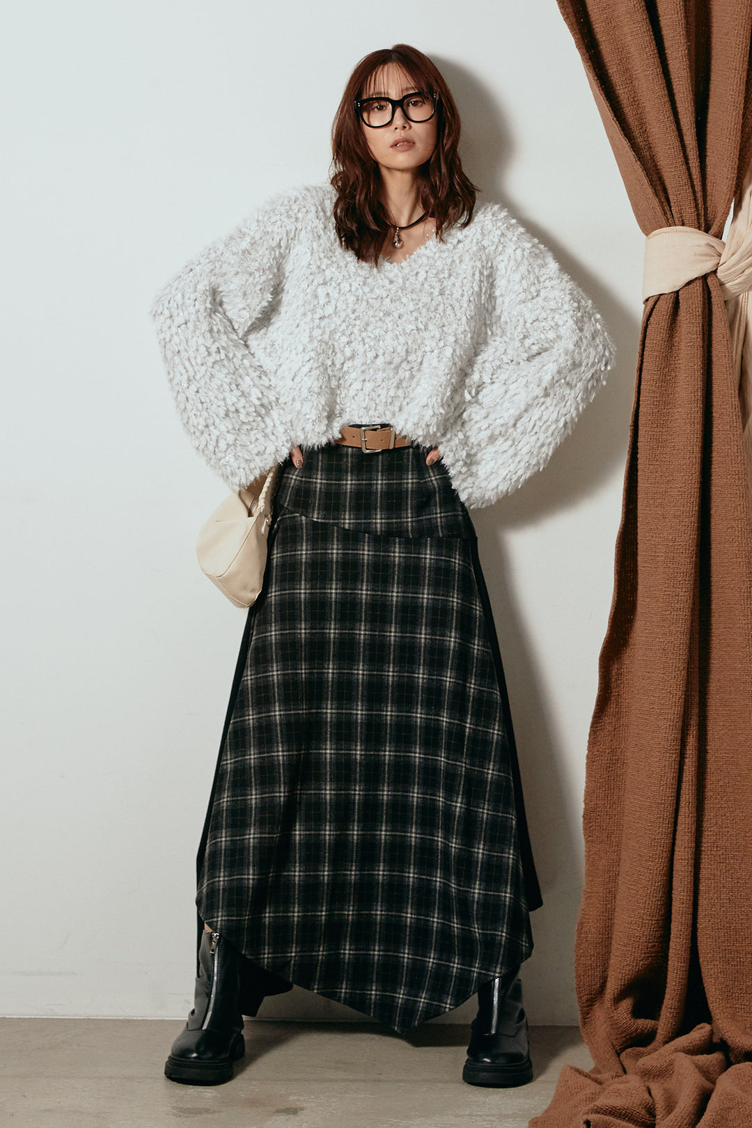 [SET]深Vネックチョウチョヤーンニットトップス+フェイクレザーベルト付き切り替えタータンチェックスカート(2set)
