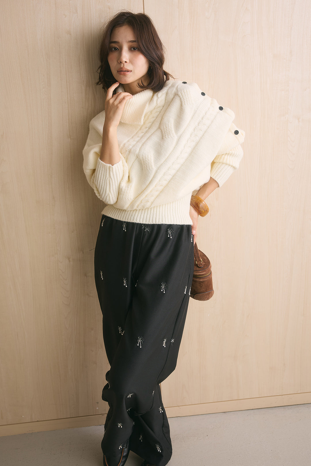 [SET]アシメカラーボタンケーブルニット+総ビーズ刺繍パンツ(2set)