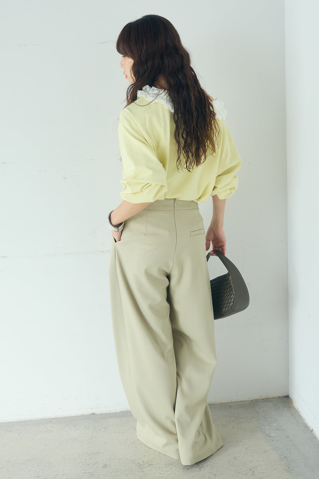 [SET]ネックギャザーフリルスウェット+サイドベルトタック入りスラックス(2set)