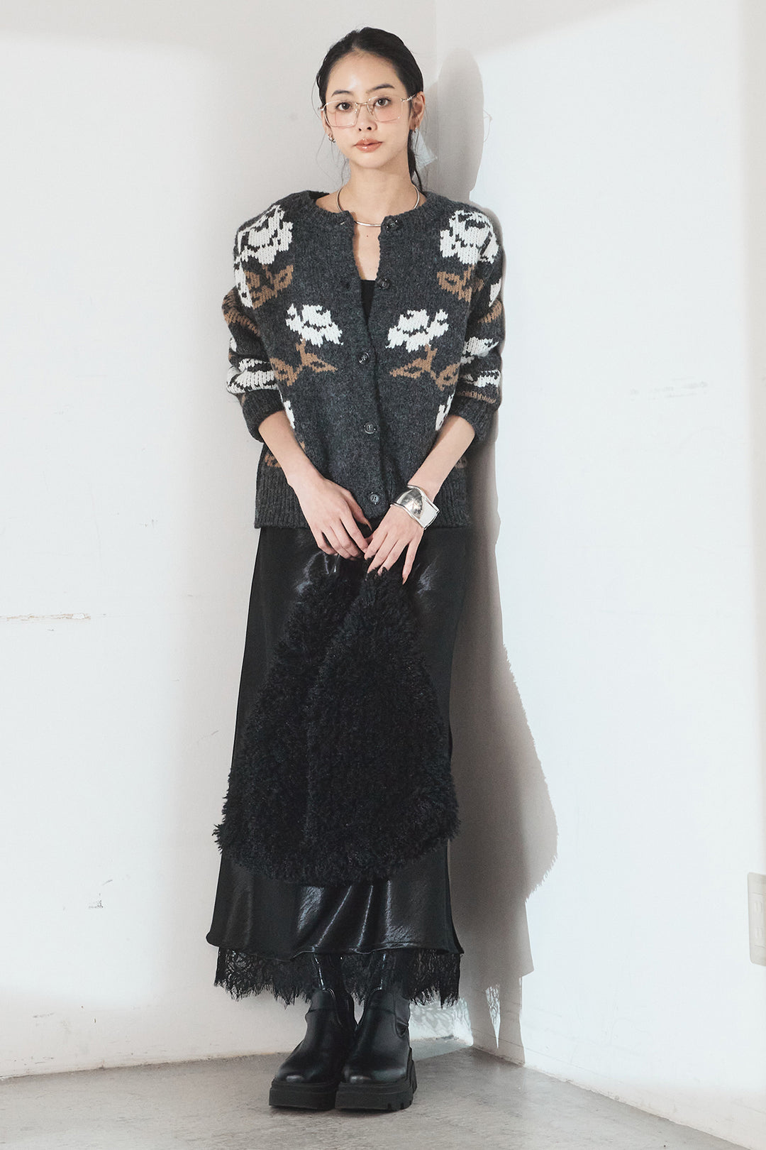 [SET]花柄ジャガードニットカーディガン+裾レースデザインサテンスカート(2set)