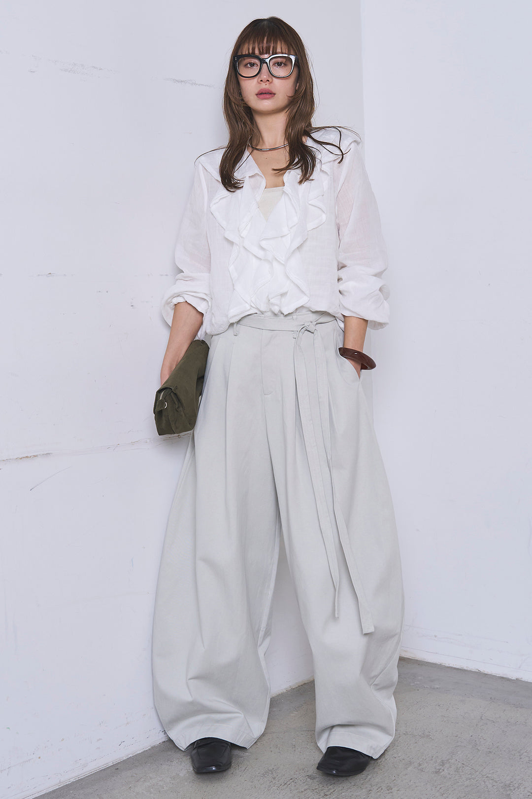 [SET]フリルボタンブラウス+紐ベルト付きカーブワイドパンツ(2set)