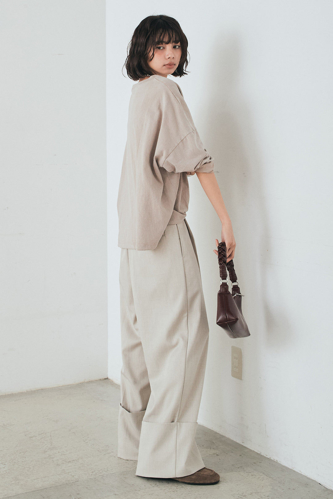 [SET]裾センタードロストロゴプリントワイドTシャツ+センタープレスセミワイドパンツ(2set)