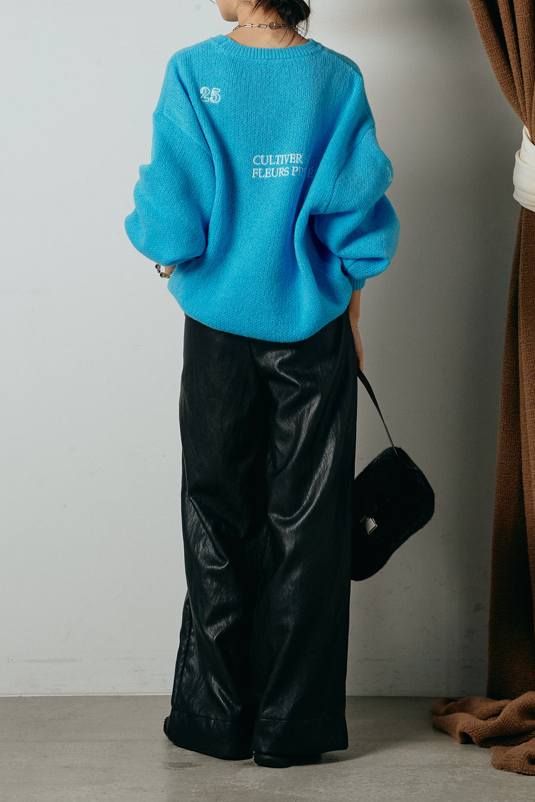 [SET]刺繍ロゴランダムデザインニットトップス+ベルト付きレザーライクタックパンツ(2set)