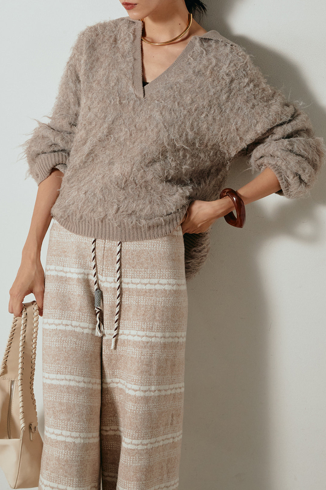 [SET]襟付きシャギーニットポロトップス+マルチライン柄リラックスニットパンツ(2set)