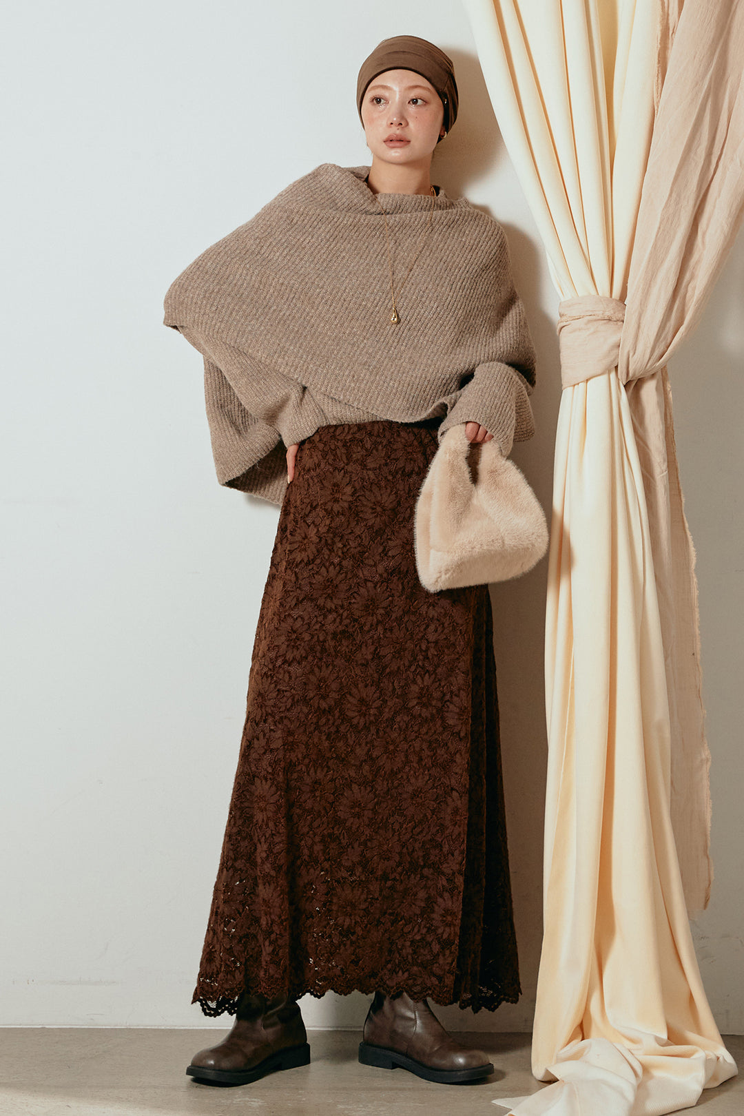 [SET]ケープデザインリブニットトップス+花柄刺繍ベロアフレアスカート(2set)