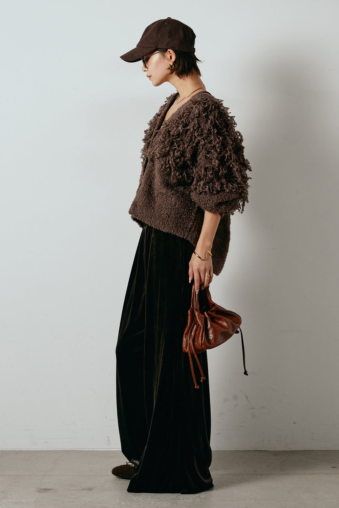 [SET]ループ編みVネックニットカーディガン+ベロアサスペンダー付きパンツ(2set)