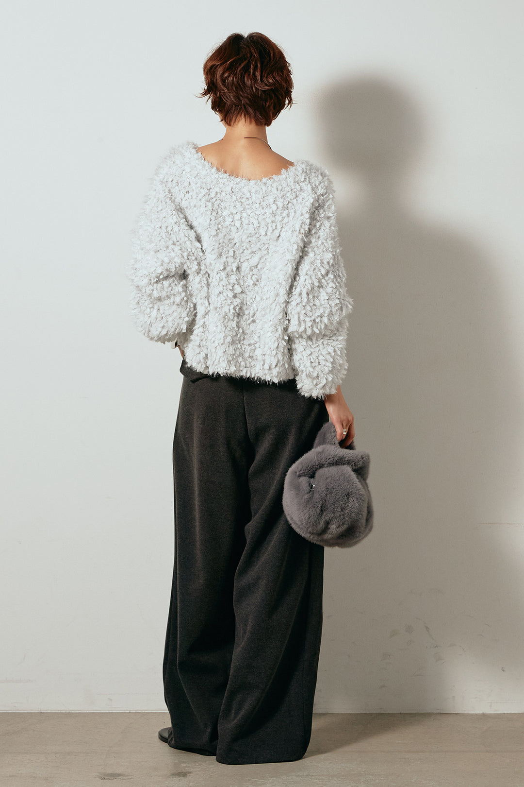 [SET]深Vネックチョウチョヤーンニットトップス+細フェイクレザーベルト付きワイドタックパンツ(2set)