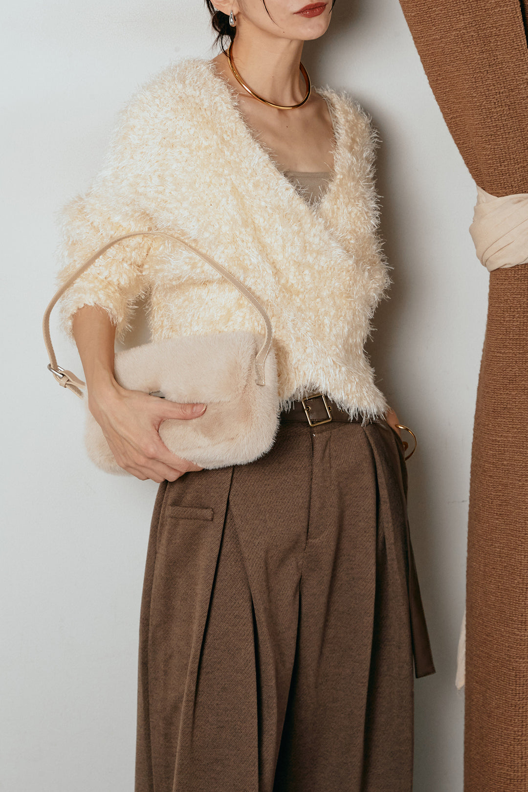 [SET]シャギークロスニットトップス+細ベルト付き起毛タックワイドパンツ(2set)