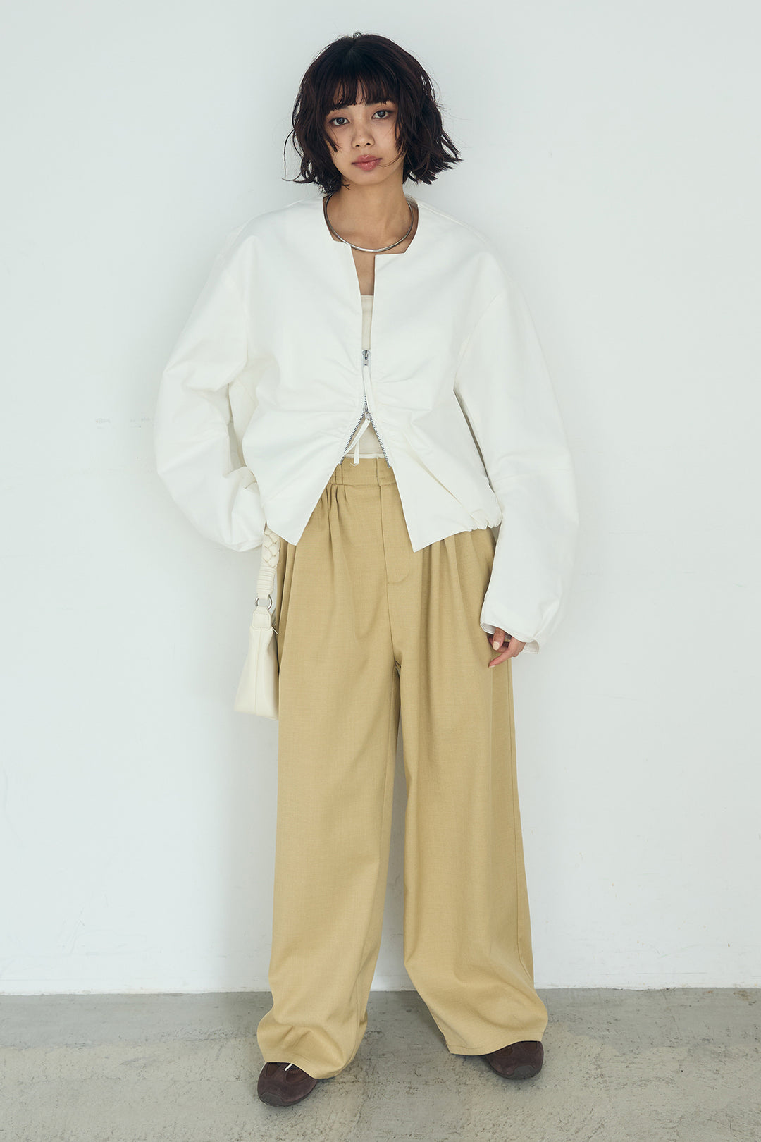 [SET]ノーカラーフロントギャザージップアウター+ツイルメニータックパンツ(2set)