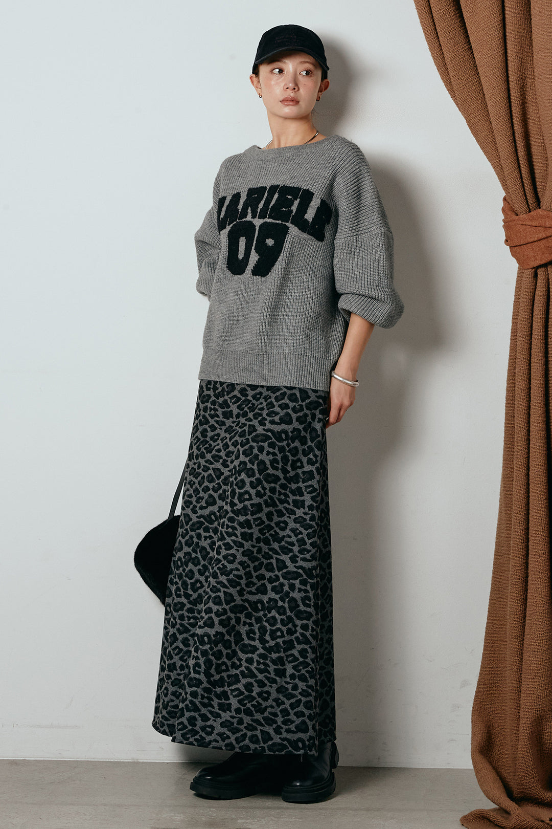 [SET]ロゴジャガードニットトップス+レオパードロングスカート(2set)