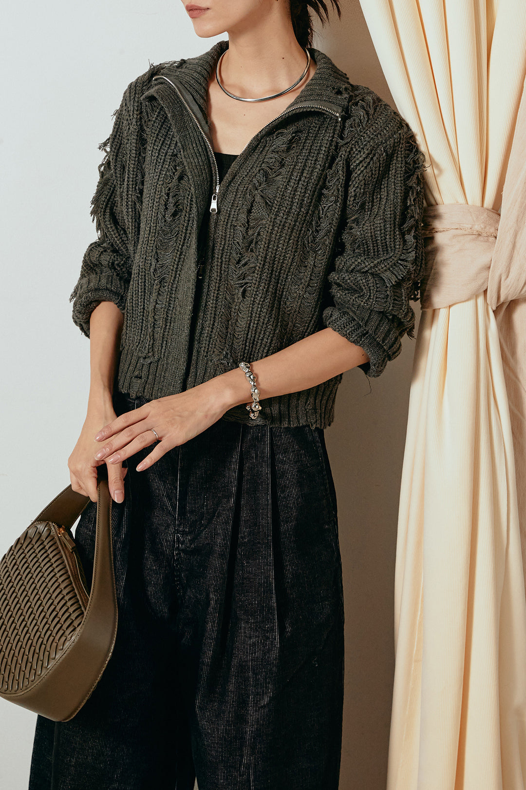 [SET]ハイネックフリンジジップニットトップス+フロントタック入りコーデュロイパンツ(2set)