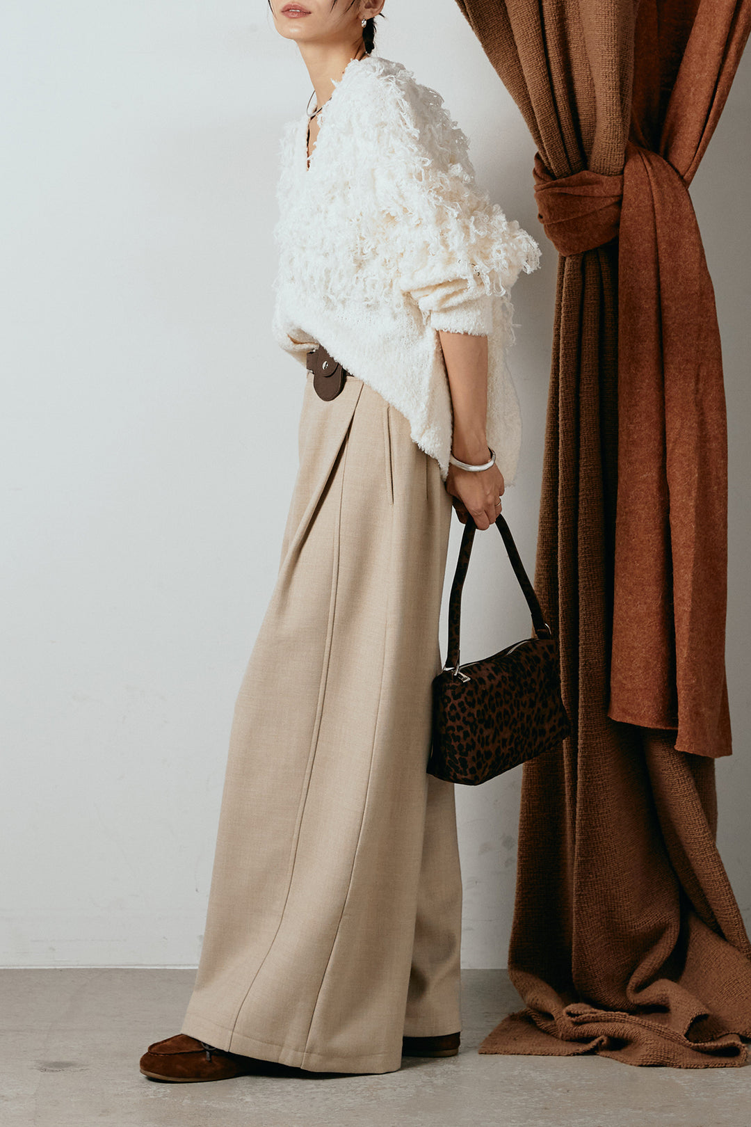 [SET]ループ編みVネックニットカーディガン+ポーチベルト付きカーブパンツ(2set)