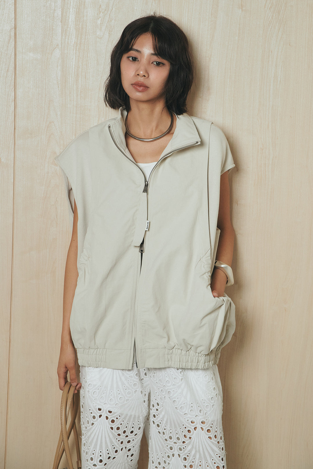 [SET]ショルダー切替スタンドネックジップベスト+レース刺繍リラックスパンツ(2set)