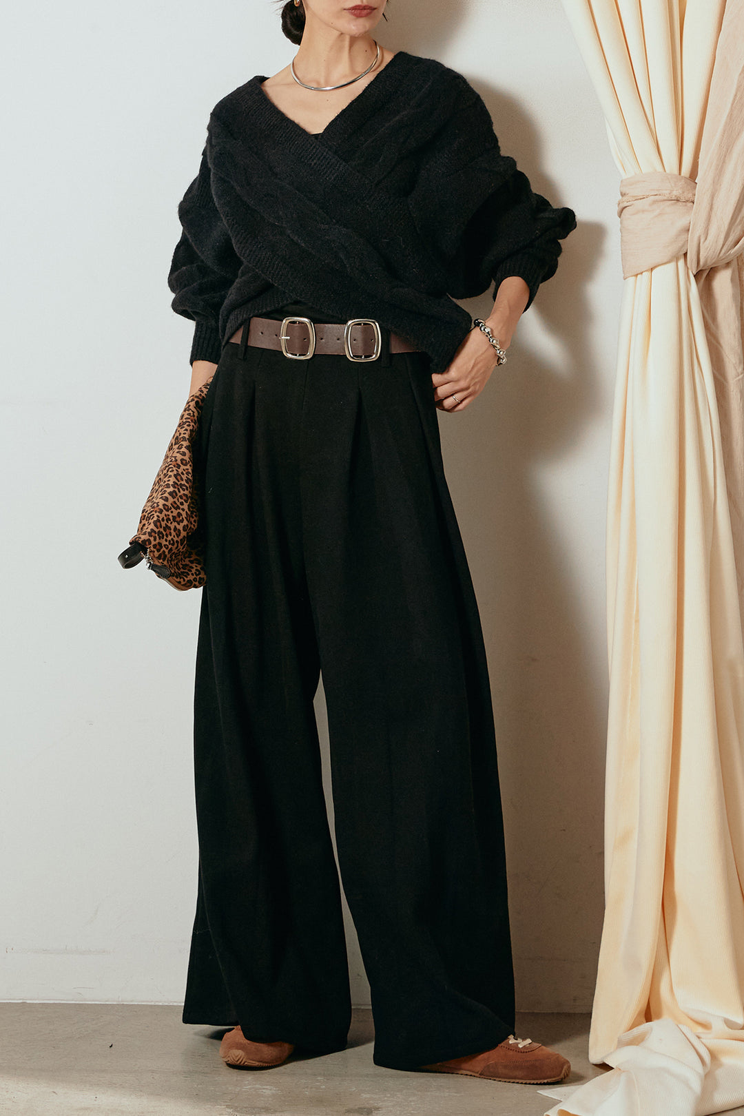 [SET]ケーブルカシュクールニットトップス+フェイクレザー太ベルト付きタックワイドパンツ(2set)