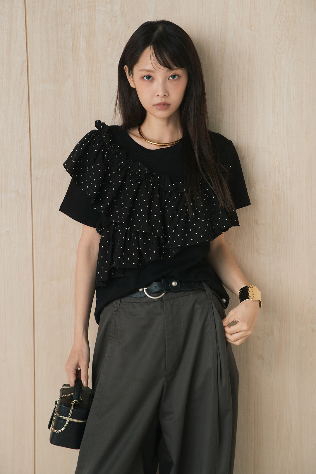 [SET]ドットアシメフリルデザインTシャツ+サークルバックルベルト付きタックワイドパンツ(2set)