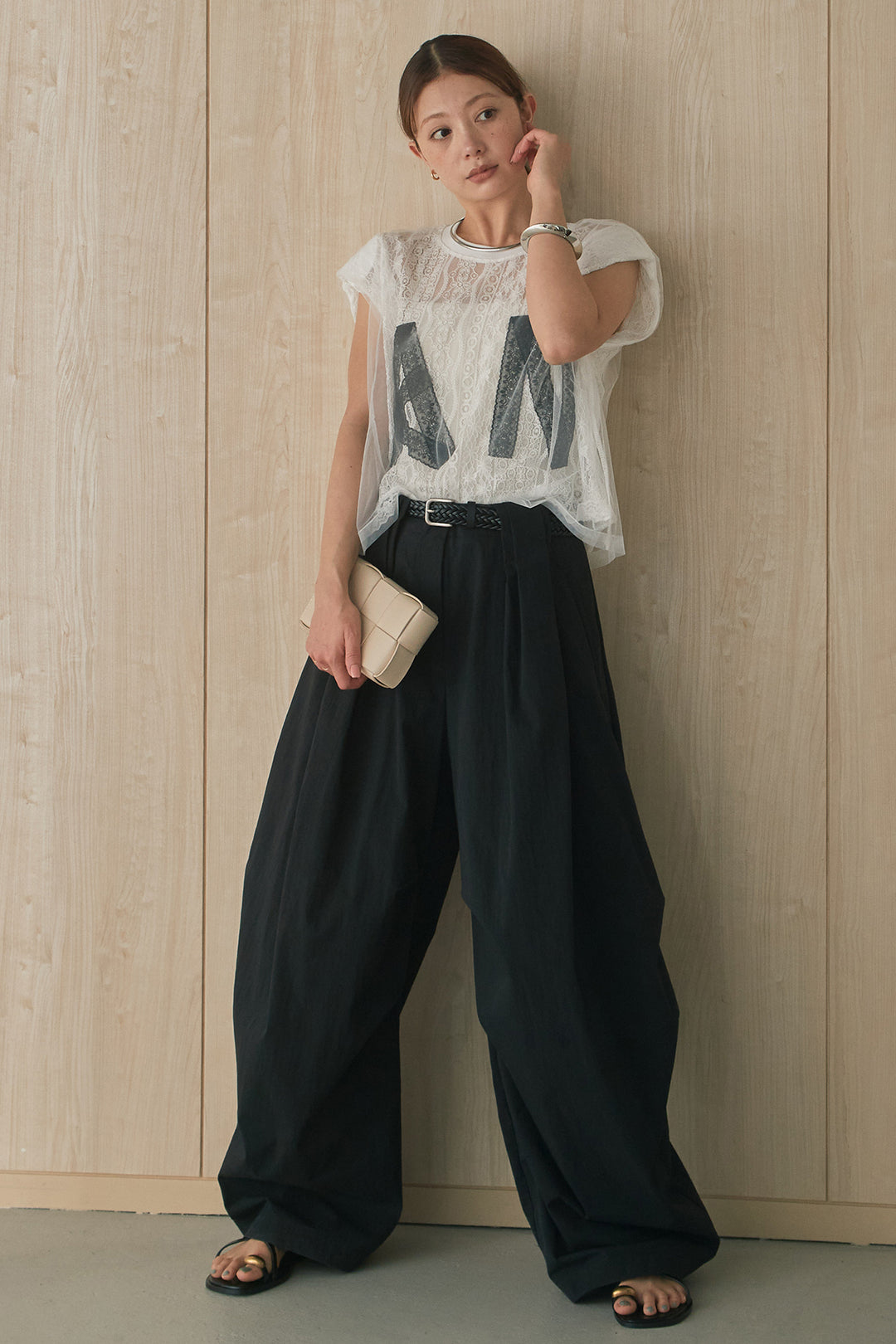 [SET]ロゴレースチュール重ねトップス+ニーサイドタックボリュームカーブパンツ(2set)