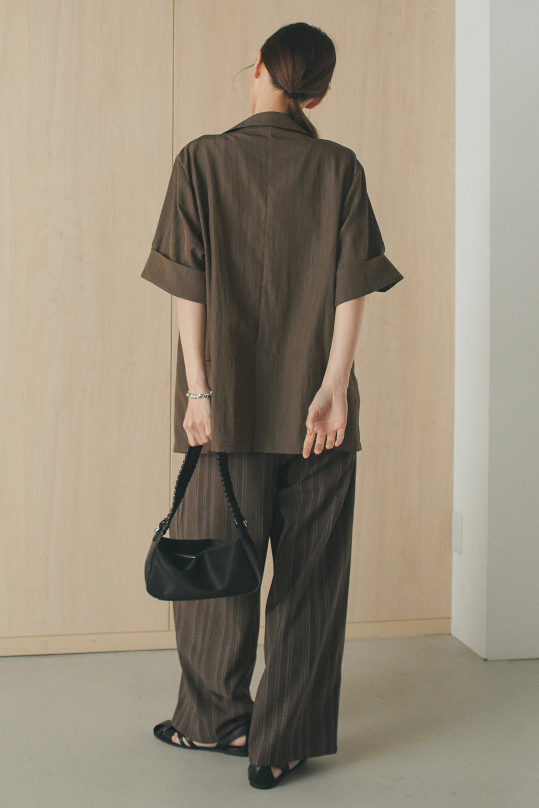 [SET]リネンライクテーラードハーフスリーブジャケット+リネンストライプタックワイドパンツ+リネンストライプレイヤードキャミ(3set)