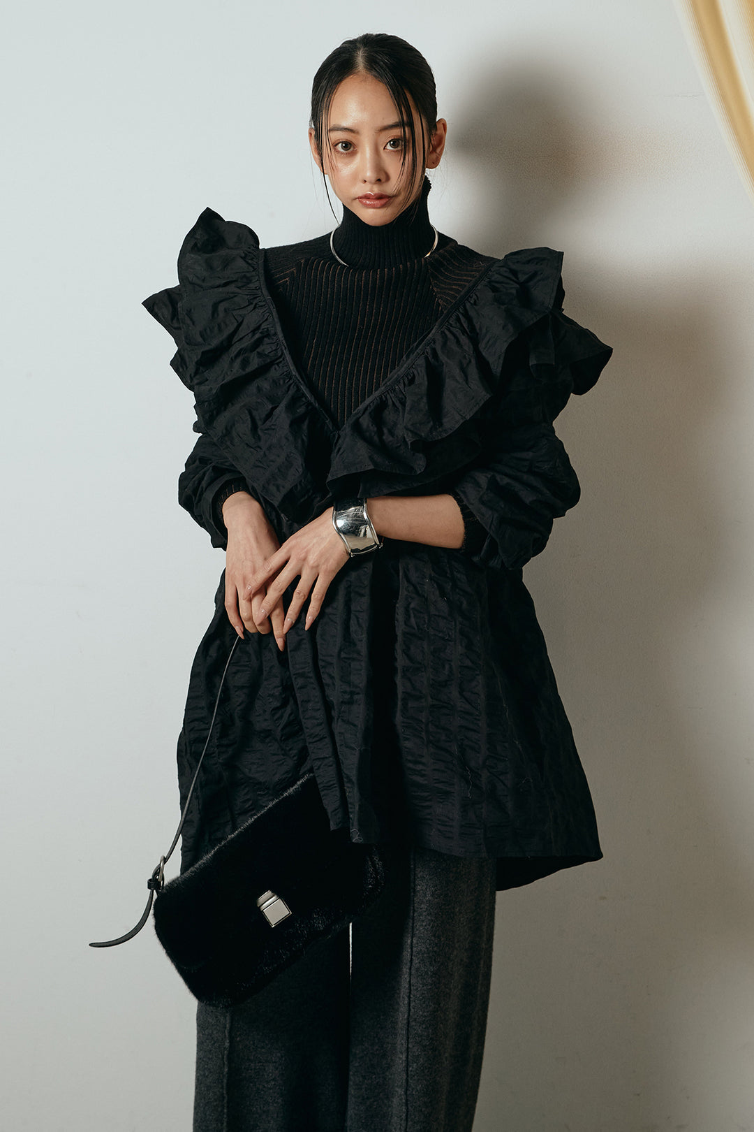 [SET]Vネックフリルカラーブラウス+センターラインニットパンツ(2set)