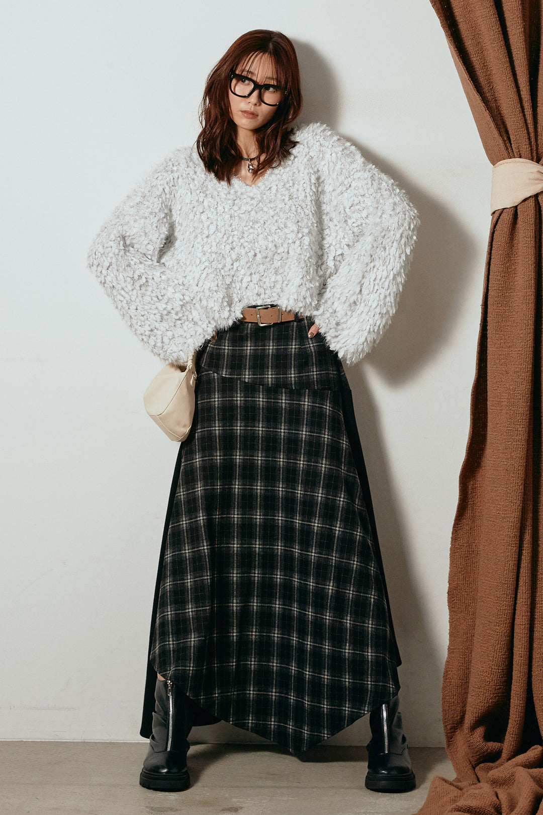 [SET]深Vネックチョウチョヤーンニットトップス+フェイクレザーベルト付き切り替えタータンチェックスカート(2set)