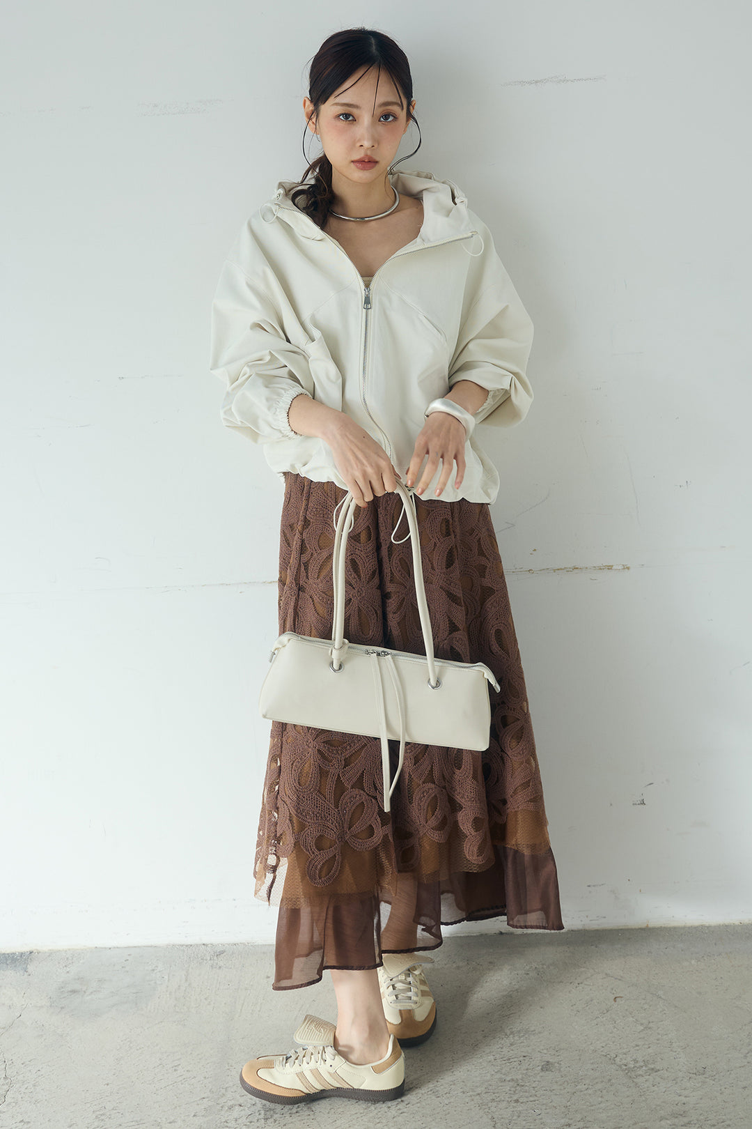 [SET]ネック裾絞りブルゾンアウター+ニュアンス柄刺繍スカート(2set)
