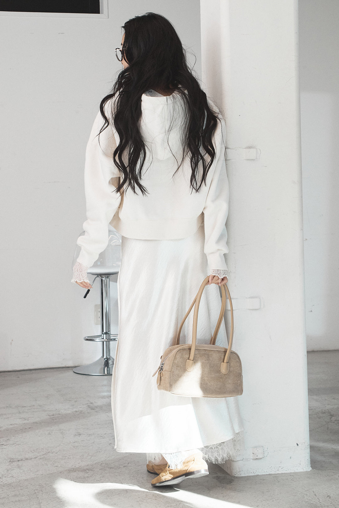 [SET]裏起毛レタリング刺繍フーディショートプルオーバー+ストレッチレースクルーネックインナー(2set)