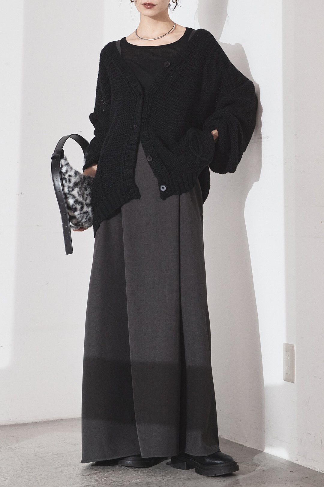 [SET]コード刺繍リラックスニットカーディガン+フレアリラックスキャミワンピース(2set)