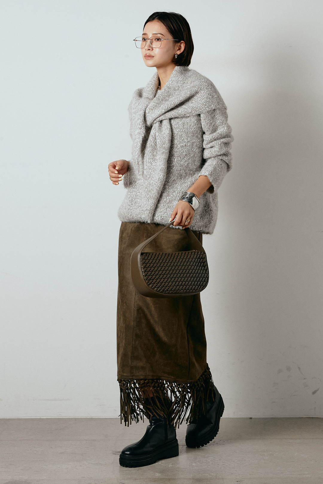 [SET]スカーフ付きミックスニットトップス+スウェードライク裾フリンジスカート(2set)