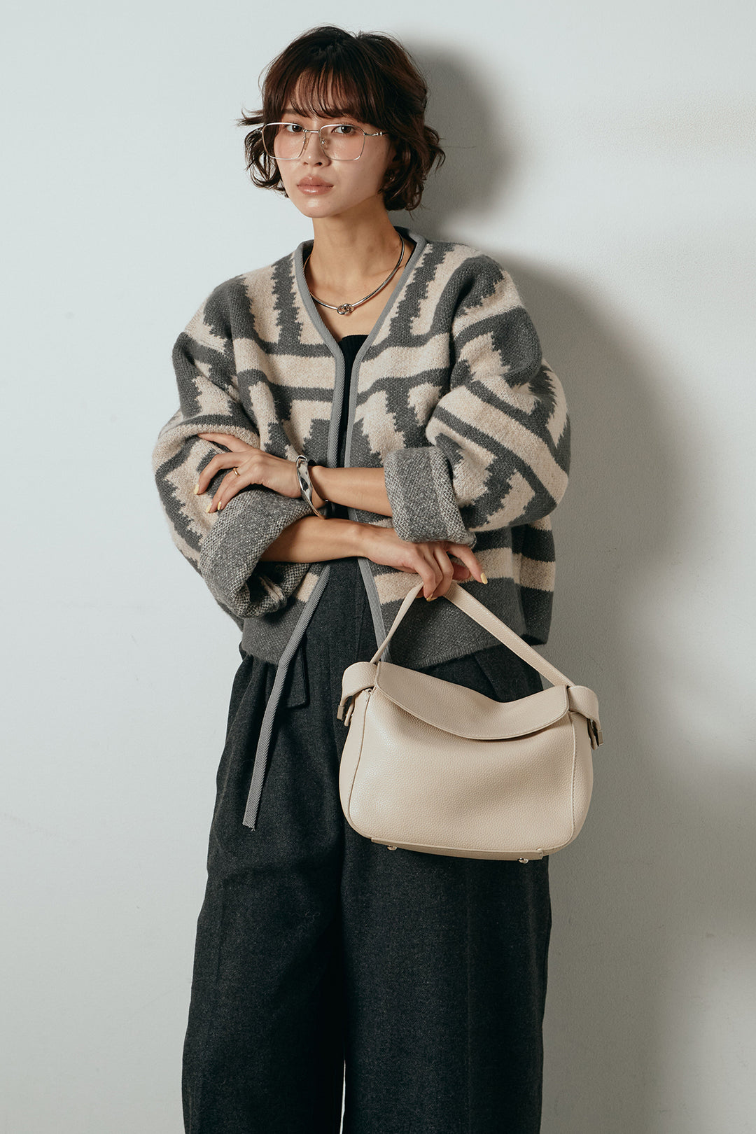 [SET]ノーカラー幾何学模様アウター+ウール混フランネルワイドサロペット(2set)