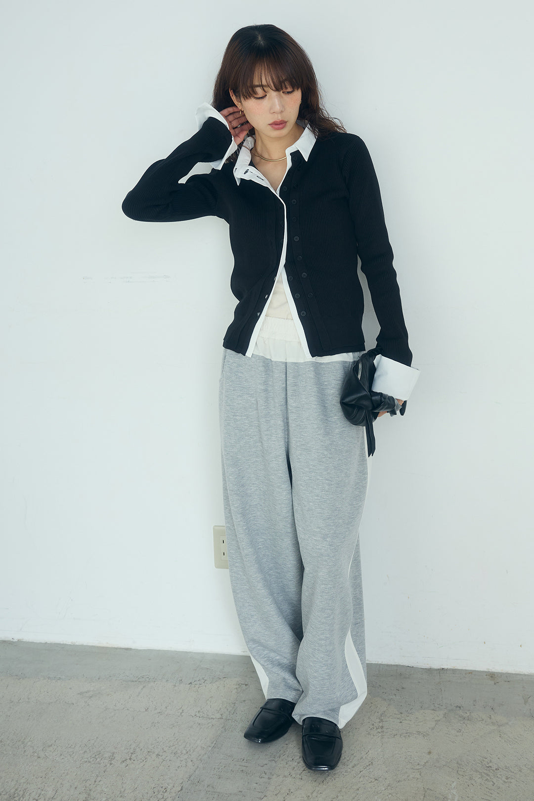 [SET]シャツドッキングボタンニットカーディガン+異素材切り替えスウェットパンツ(2set)