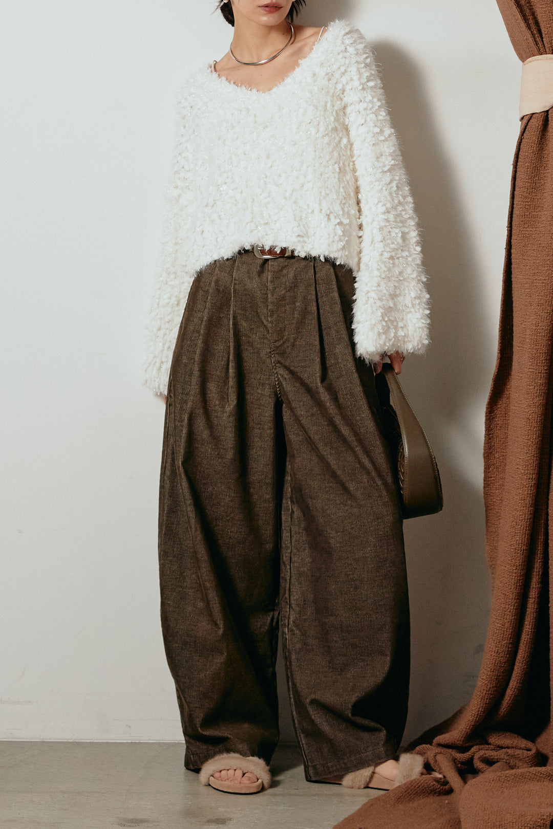 [SET]深Vネックチョウチョヤーンニットトップス+フロントタック入りコーデュロイパンツ(2set)