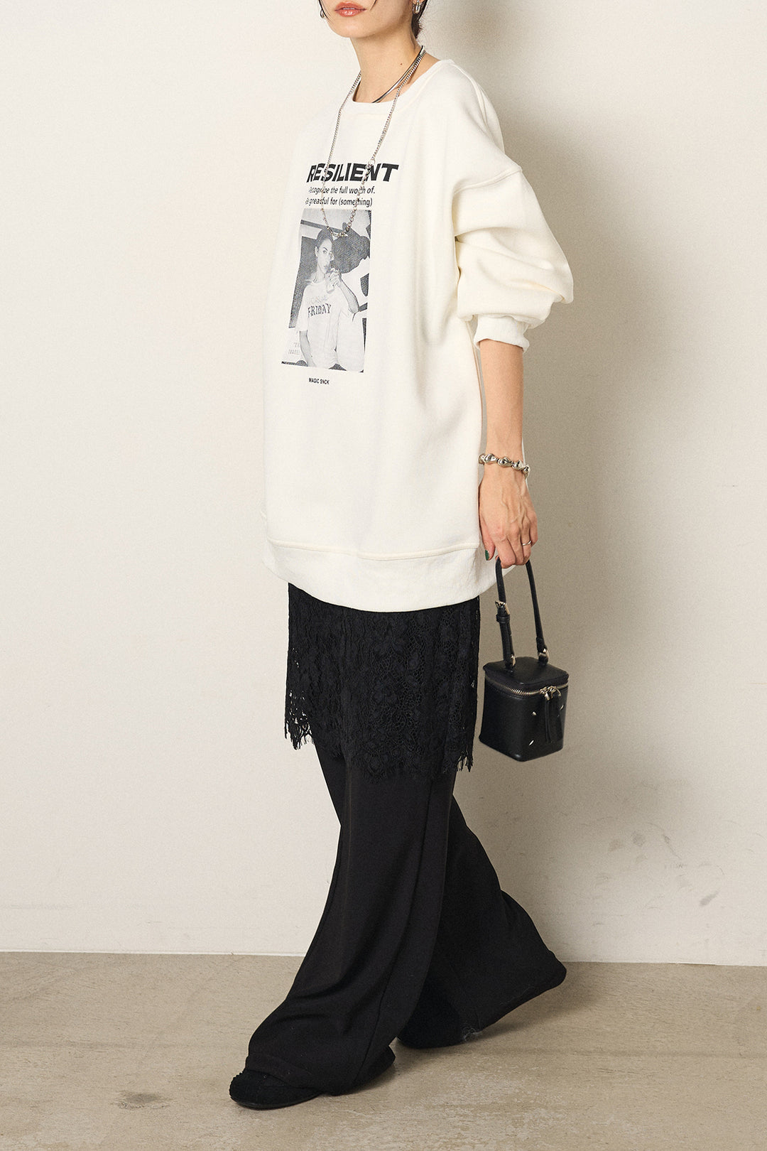 [SET]モノトーンプリントスウェット+レース刺繍レイヤードフレアパンツ(2set)