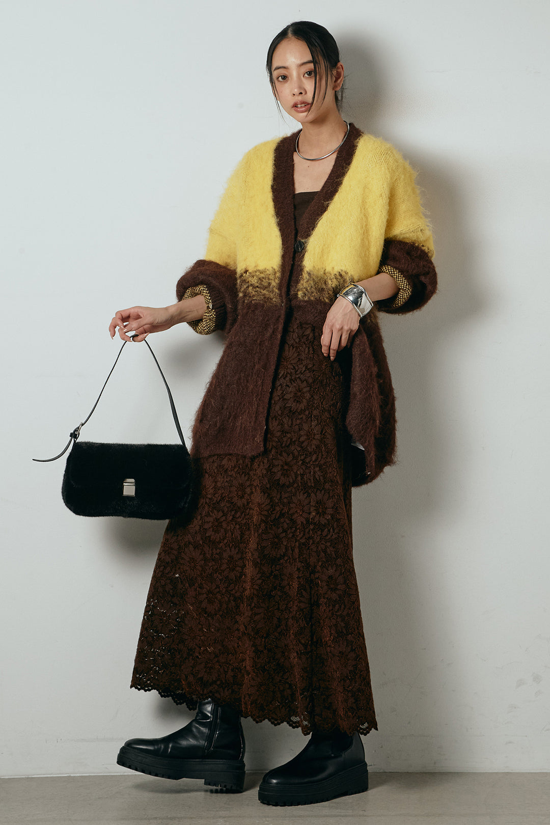 [SET]起毛グラデーションニットカーディガン+花柄刺繍ベロアフレアスカート(2set)