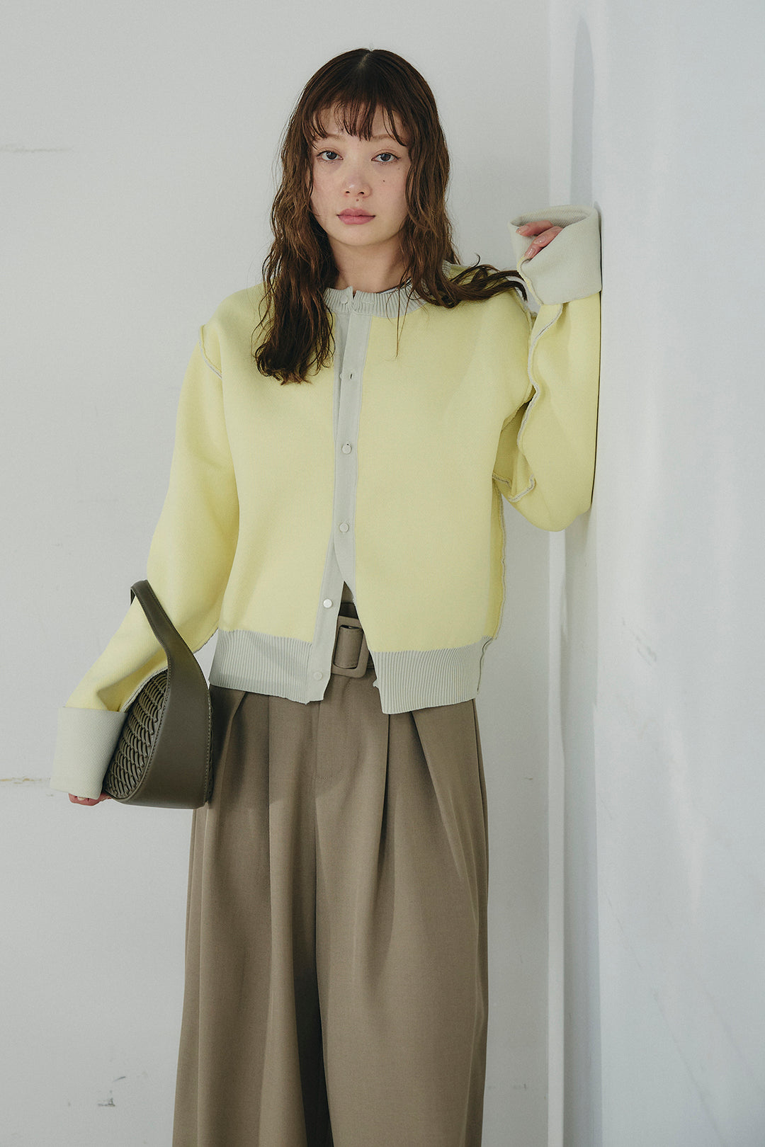 [SET]リバーシブル配色ニットカーディガン+ベルト付きツータックワイドパンツ(2set)