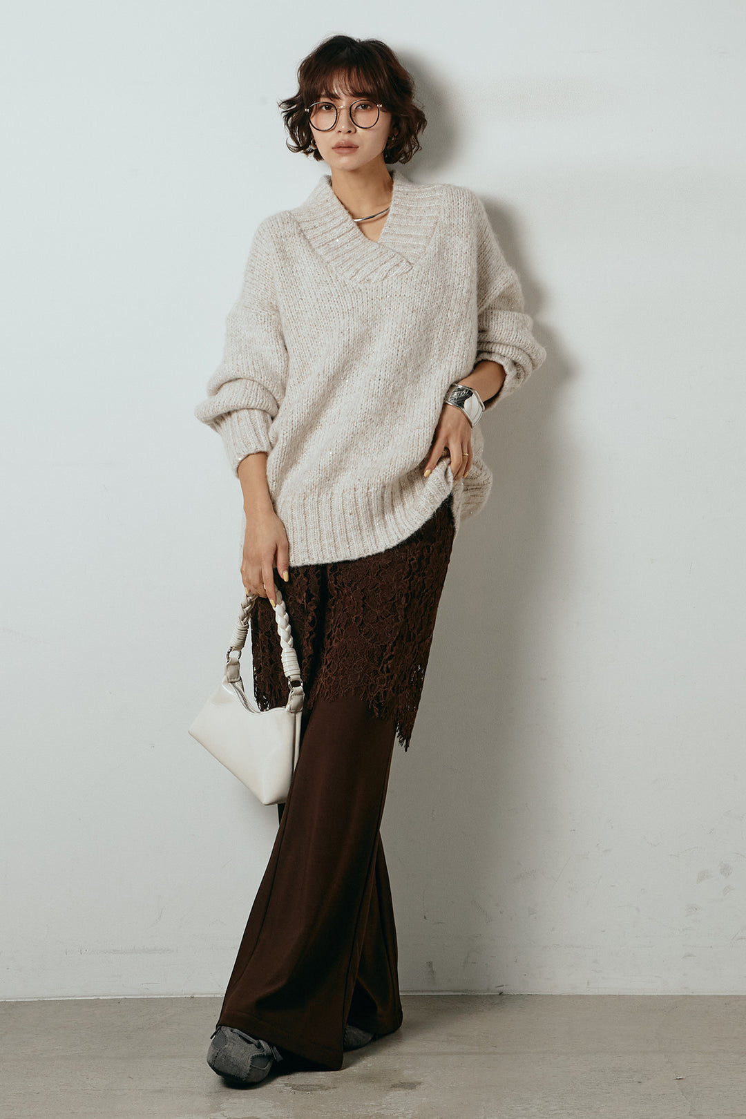 [SET]Vネックラメニットトップス+レース刺繍レイヤードフレアパンツ(2set)