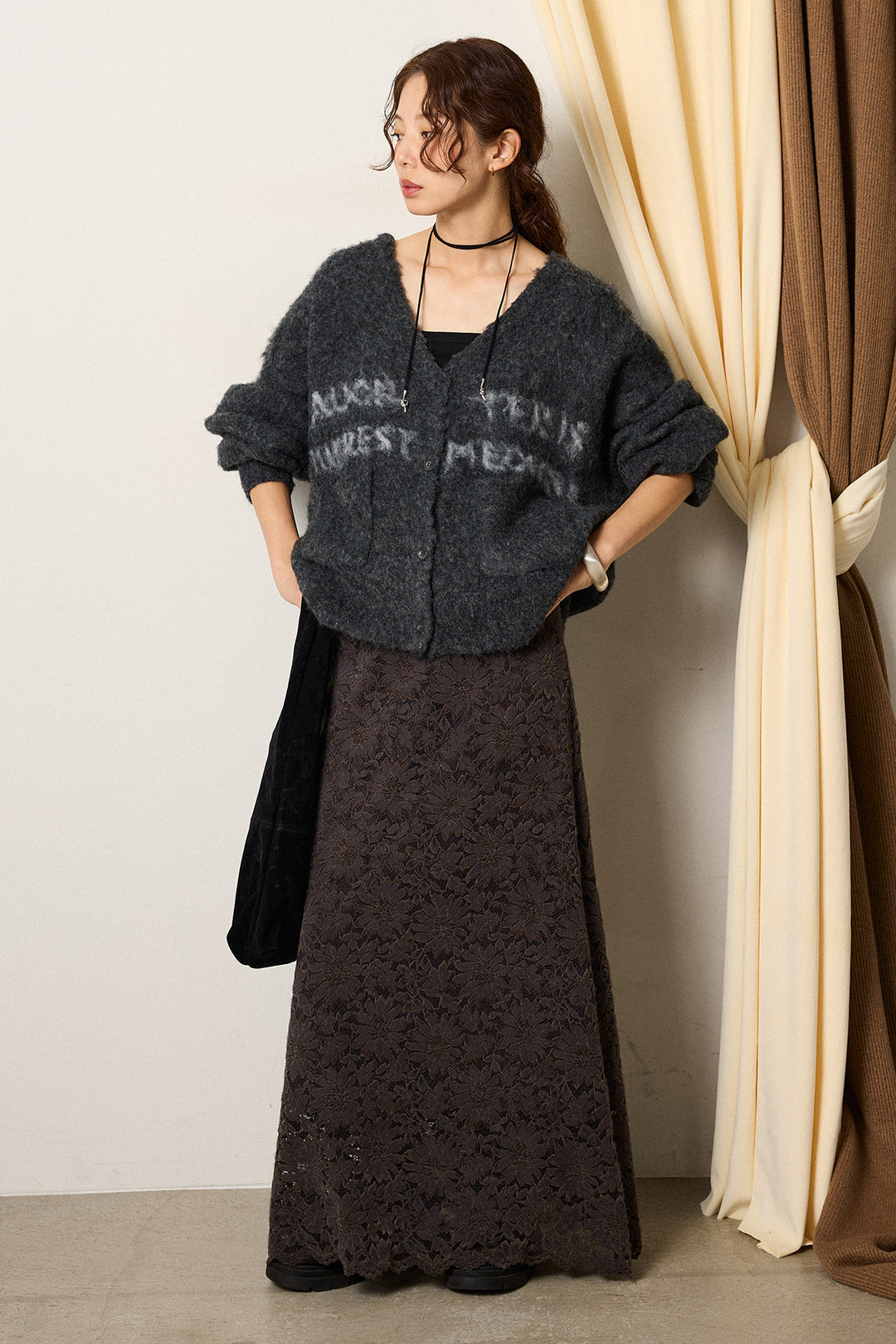 [SET]ウール混透かしロゴニットカーディガン+花柄刺繍ベロアフレアスカート(2set)