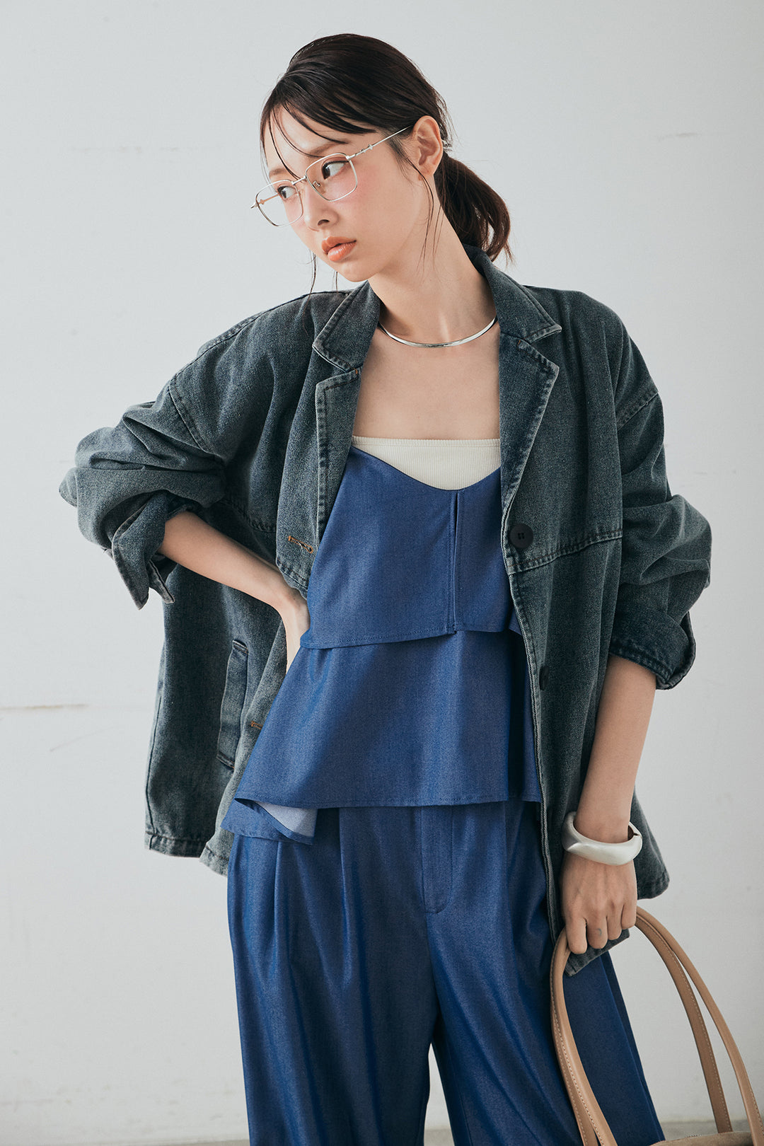 [SET]オーバーデニムジャケット+デニムライクツイルタックパンツ+デニムライクツイルティアードキャミソール(3set)