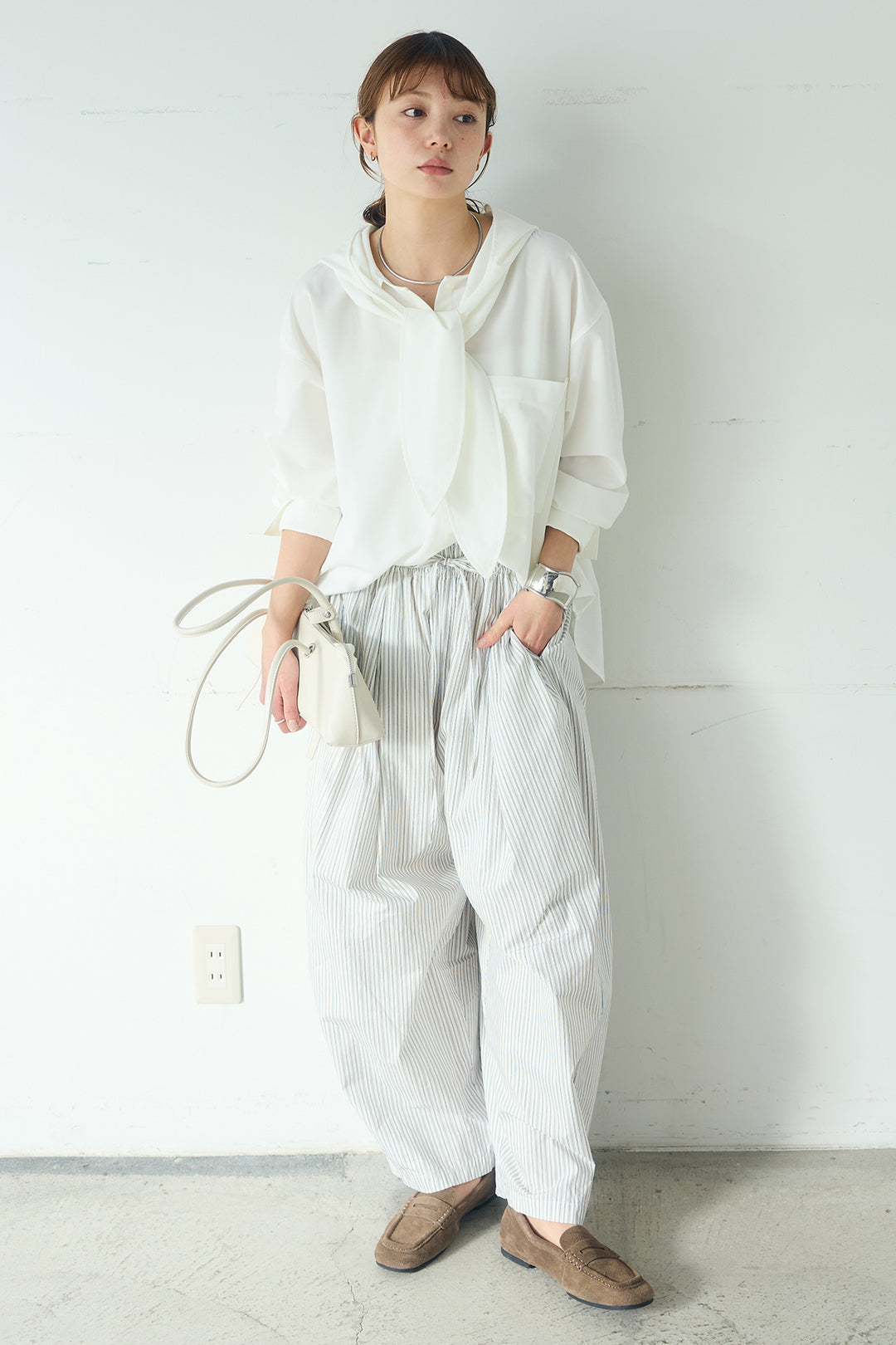 [SET]無地タイ付フーディーBIGシャツ+ランダムストライプタックギャザーパンツ(2set)