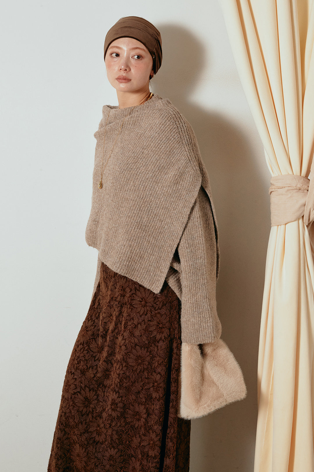 [SET]ケープデザインリブニットトップス+花柄刺繍ベロアフレアスカート(2set)