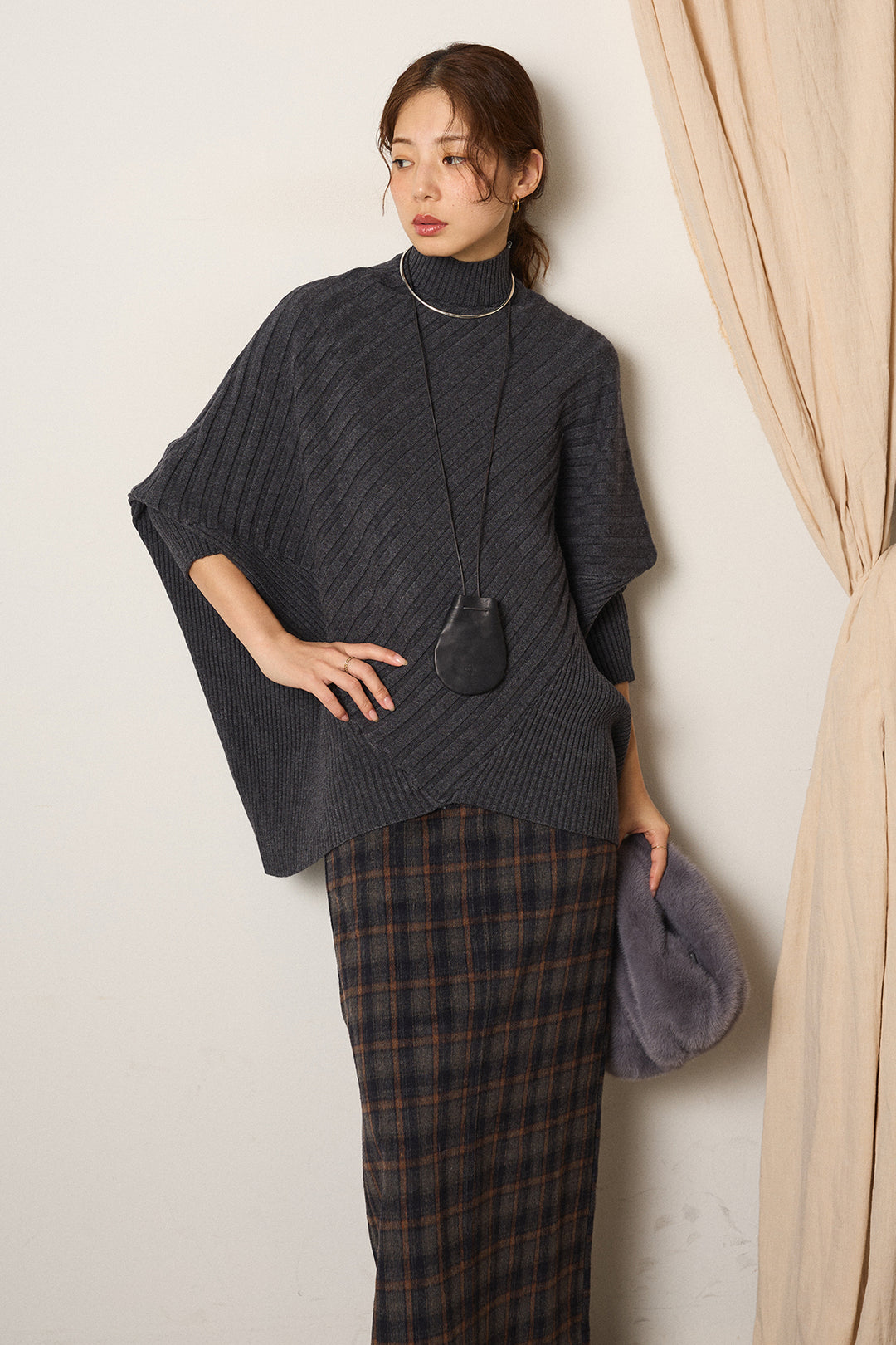 [SET]アシメデザインリブポンチョニットトップス+シャギーチェックストレートスカート(2set)