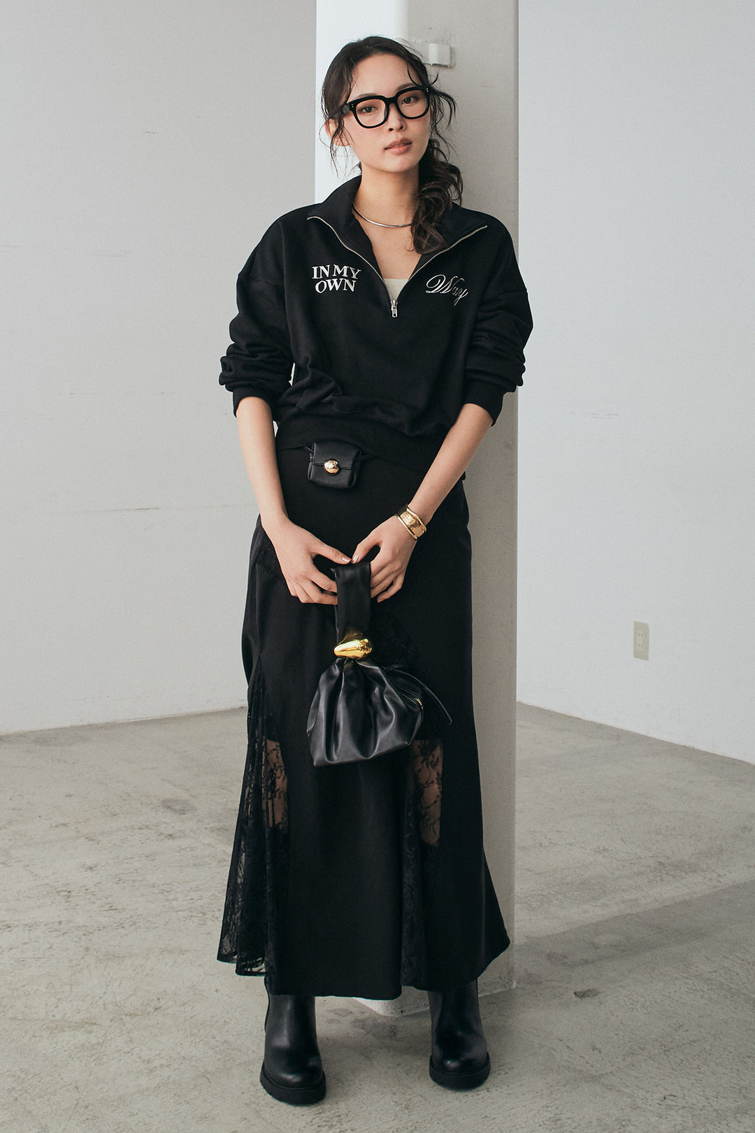 [SET]裏毛ロゴ刺繍ハーフZIPスウェット+刺繍レースデザインサテンスカート(2set)