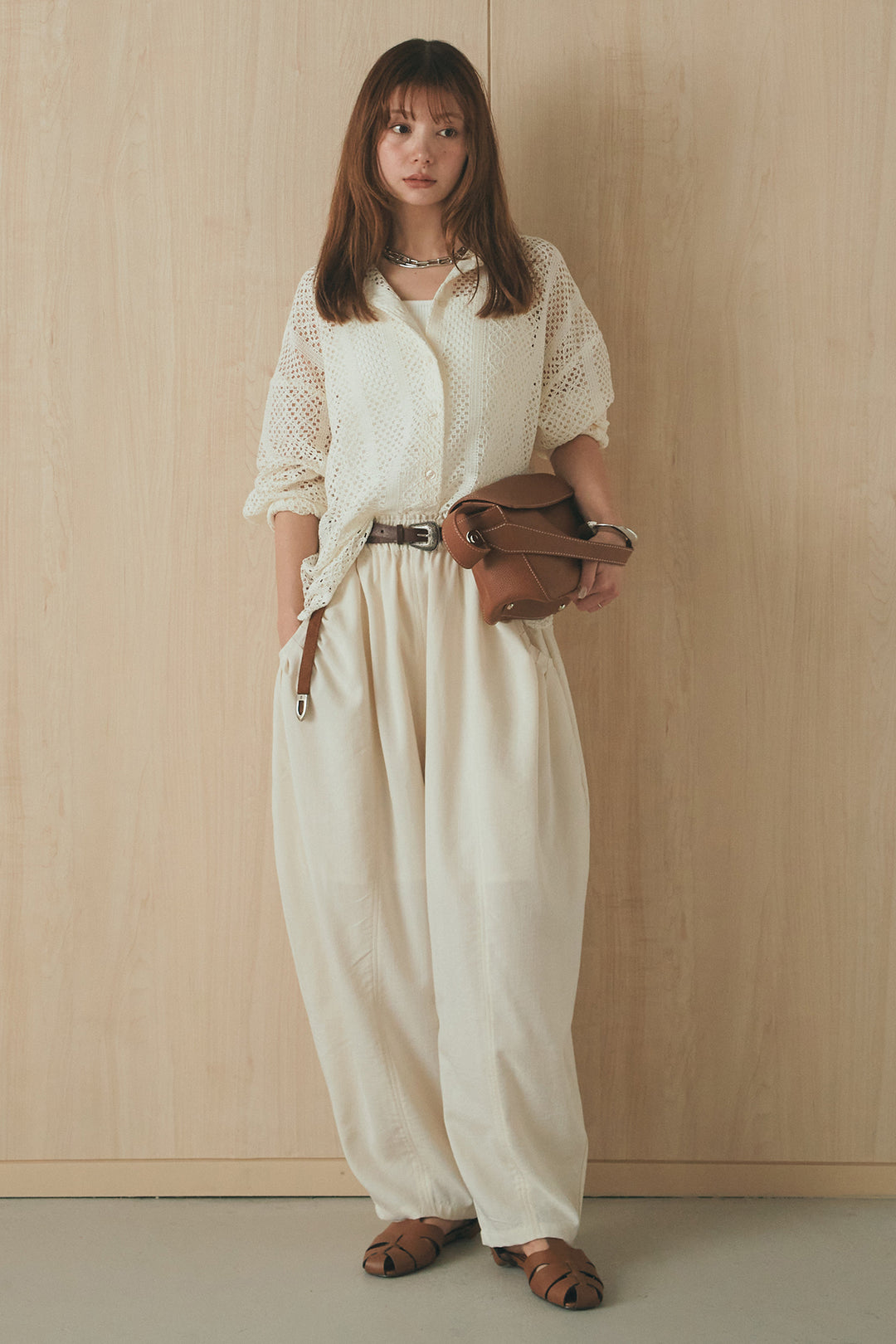 [SET]長袖襟付きレースシャツ+ポケットタックフォルムパンツ(2set)