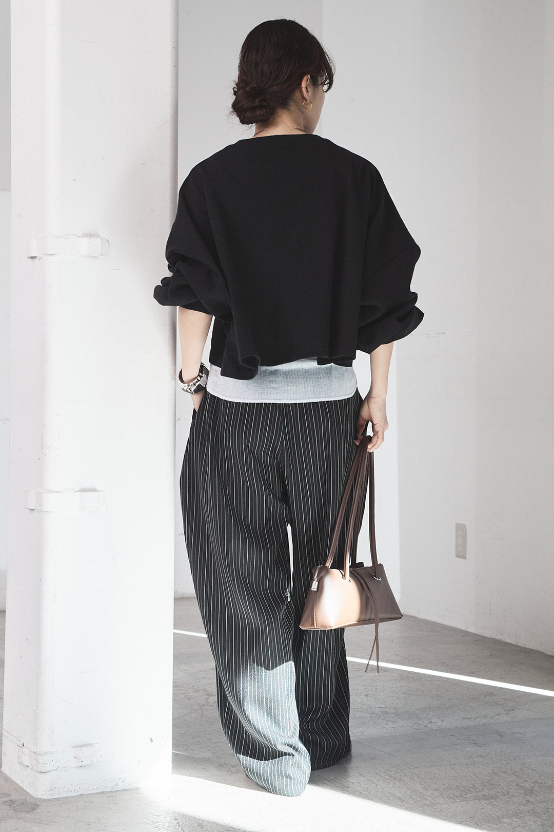 [SET]ビッグロゴHRU袖ボリュームトップス+ヘリンボーンストライプツータックパンツ(2set)