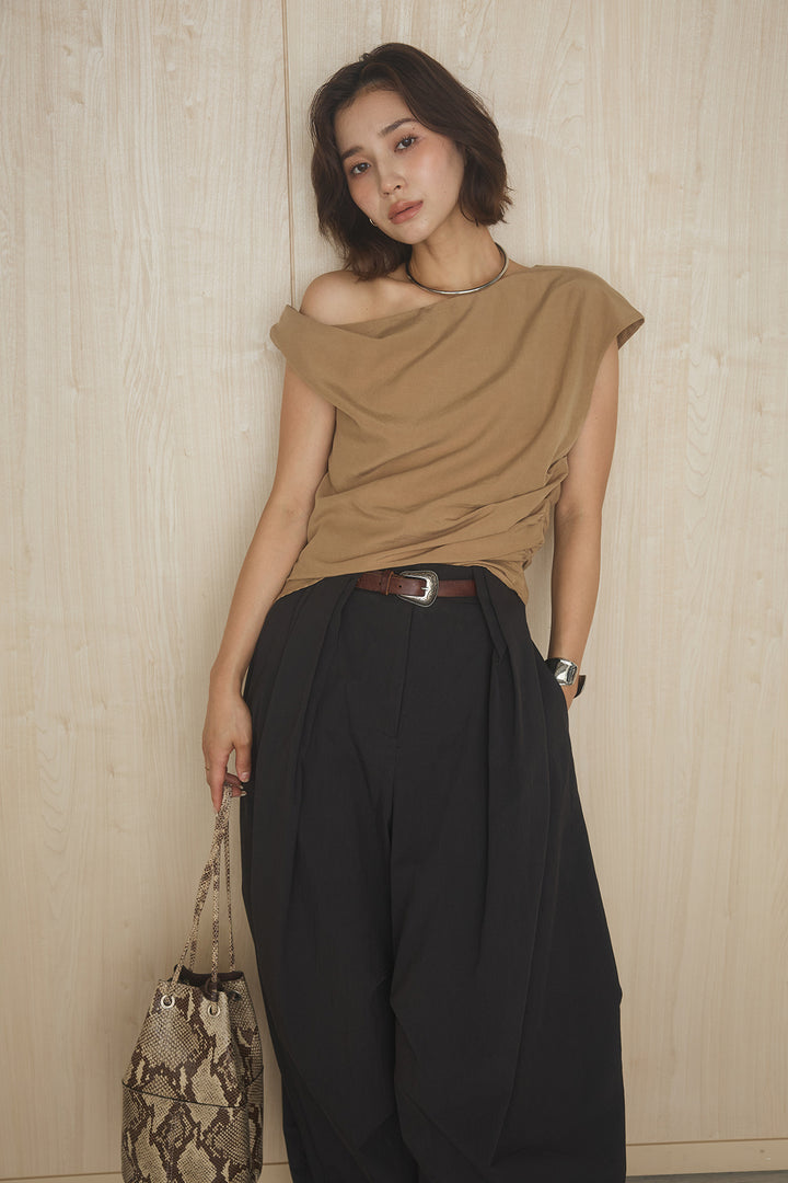 [SET]ノースリーブアシンメトリートップス+ニーサイドタックボリュームカーブパンツ(2set)
