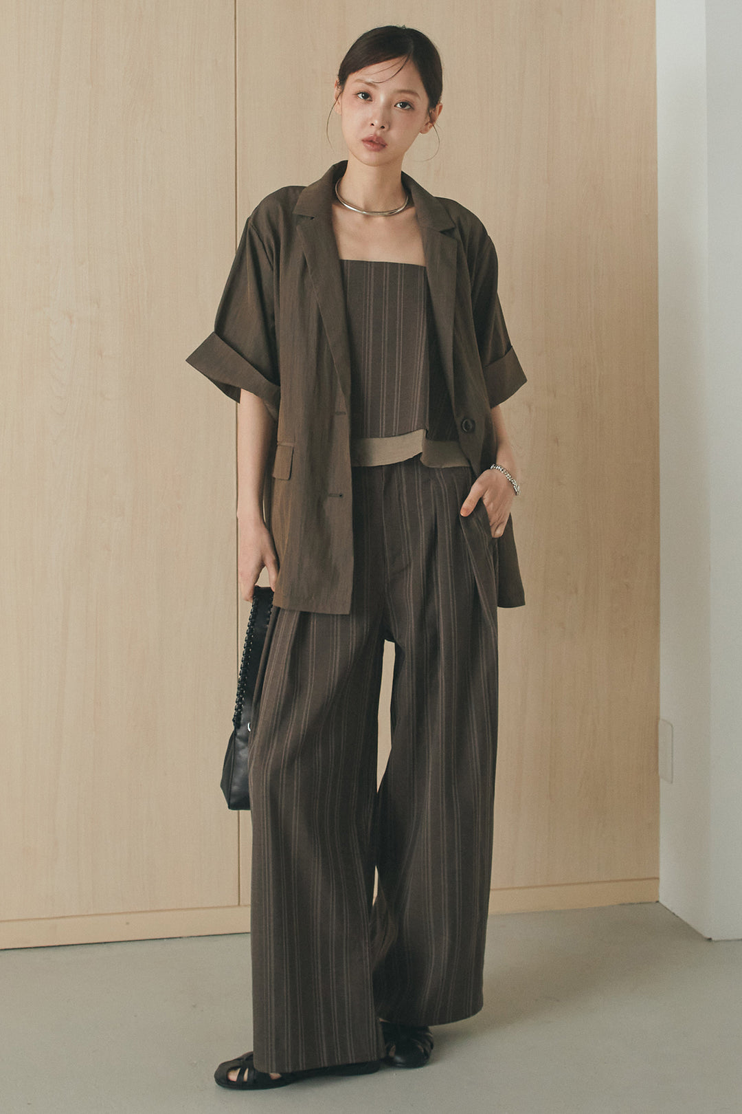 [SET]リネンライクテーラードハーフスリーブジャケット+リネンストライプタックワイドパンツ+リネンストライプレイヤードキャミ(3set)
